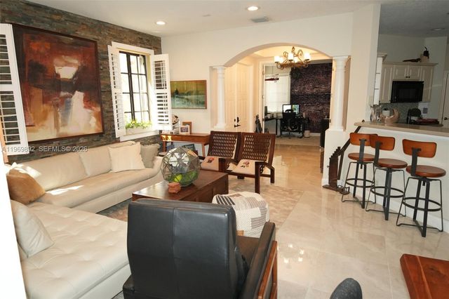 2706 Kinsington Cir 23-2, Weston, FL 33332