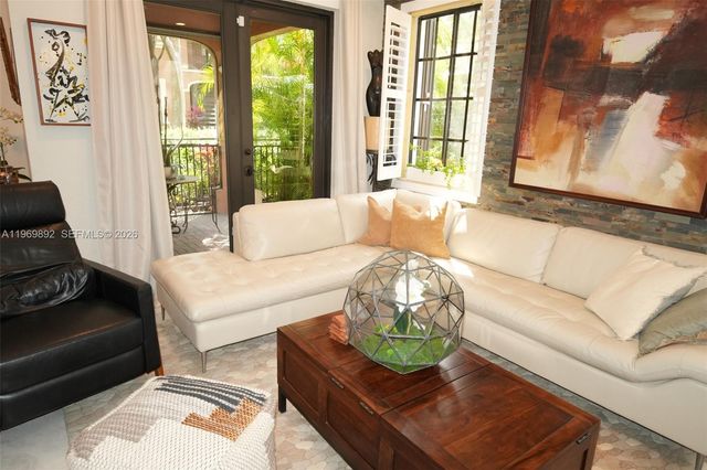 2706 Kinsington Cir 23-2, Weston, FL 33332