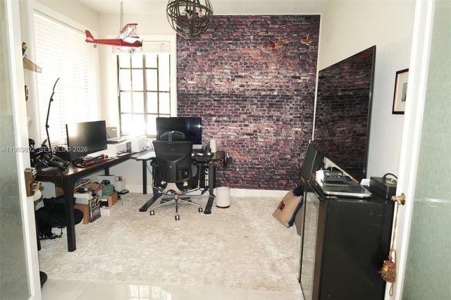 2706 Kinsington Cir 23-2, Weston, FL 33332