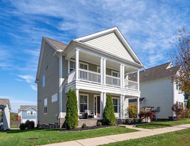 3228 Vinemont Dr, Thompsons Station, TN 37179