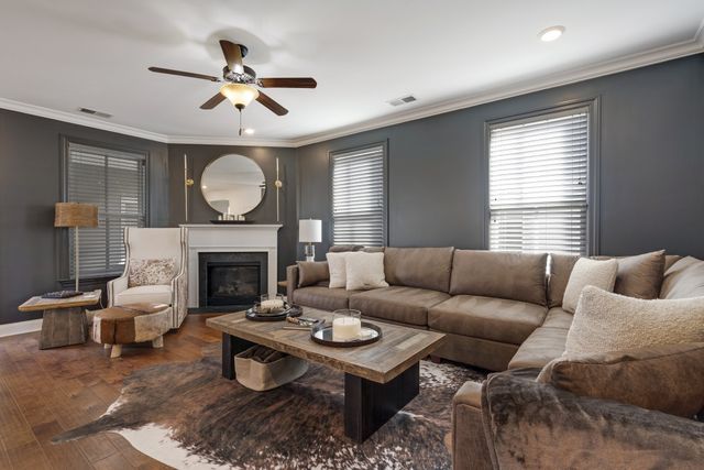 3228 Vinemont Dr, Thompsons Station, TN 37179