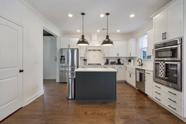 3228 Vinemont Dr, Thompsons Station, TN 37179