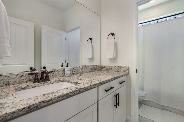 3228 Vinemont Dr, Thompsons Station, TN 37179