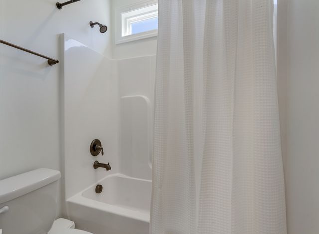 3228 Vinemont Dr, Thompsons Station, TN 37179