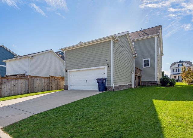 3228 Vinemont Dr, Thompsons Station, TN 37179