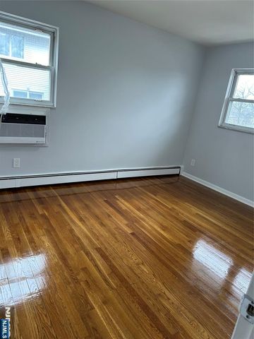 1032 Glen Road, Fort Lee, NJ 07024