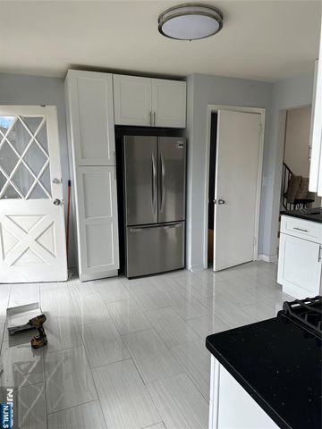 1032 Glen Road, Fort Lee, NJ 07024