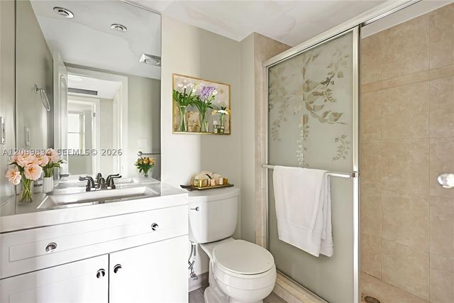 20100 W Country Club Dr 204, Aventura, FL 33180