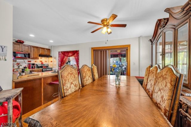 831 Gibbons Ct, Elizabeth City, NJ 07202