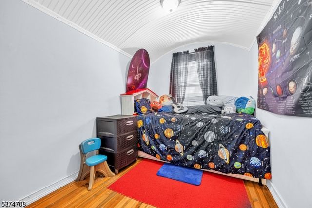 831 Gibbons Ct, Elizabeth City, NJ 07202