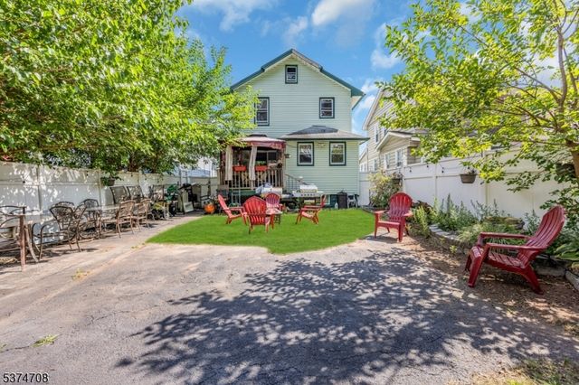 831 Gibbons Ct, Elizabeth City, NJ 07202