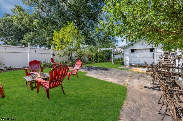 831 Gibbons Ct, Elizabeth City, NJ 07202