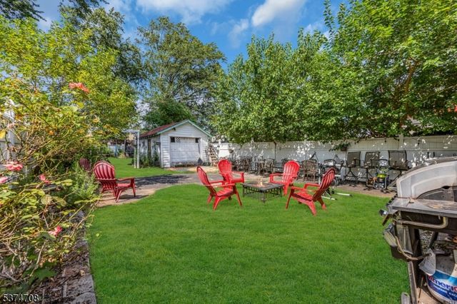 831 Gibbons Ct, Elizabeth City, NJ 07202