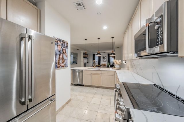 1505 Elm Street 404, Dallas, TX 75201