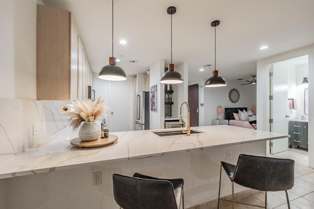 1505 Elm Street 404, Dallas, TX 75201