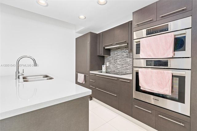 7751 NW 107th Ave 422, Doral, FL 33178