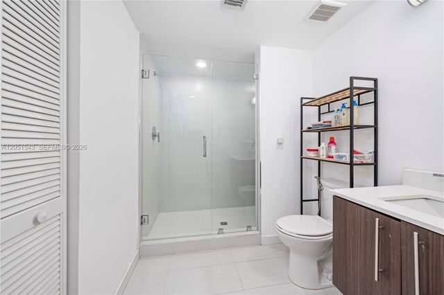 7751 NW 107th Ave 422, Doral, FL 33178