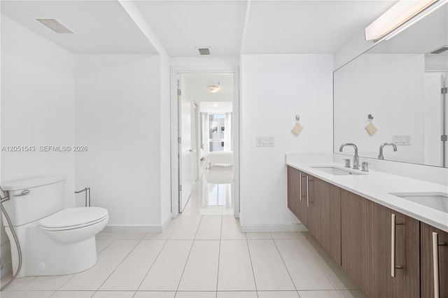 7751 NW 107th Ave 422, Doral, FL 33178
