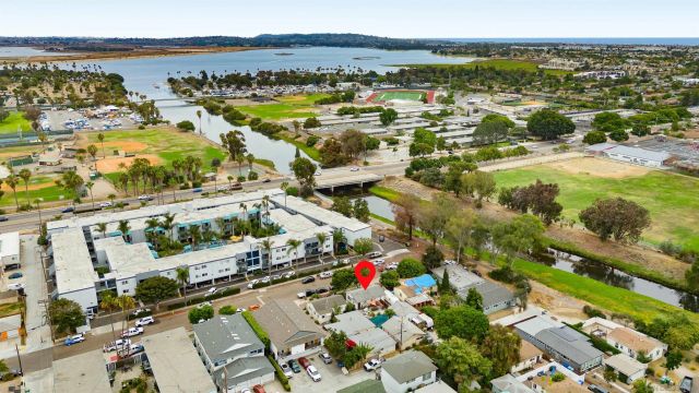 2630-32 Hornblend St, San Diego, CA 92109