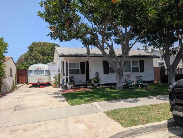 2630-32 Hornblend St, San Diego, CA 92109