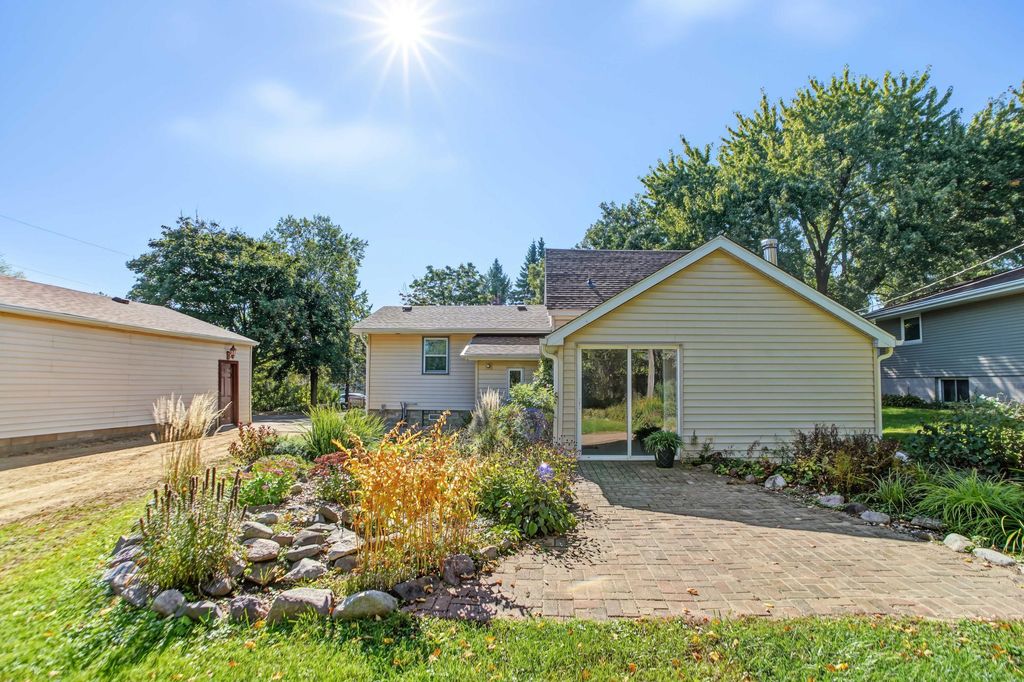 7918 Stillwater Boulevard N, Oakdale, MN 55128 — exterior