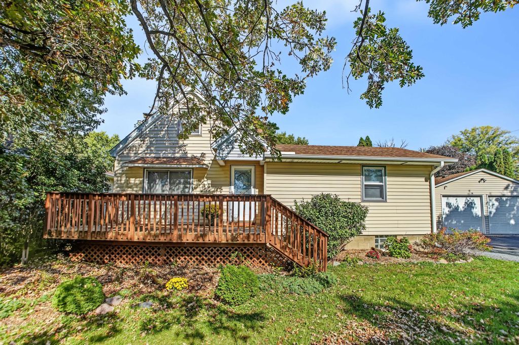 7918 Stillwater Boulevard N, Oakdale, MN 55128 — photo 2