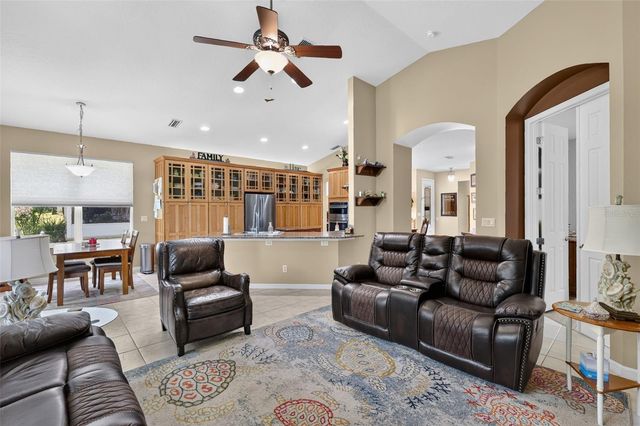20512 QUEEN ALEXANDRA DRIVE, Leesburg, FL 34748