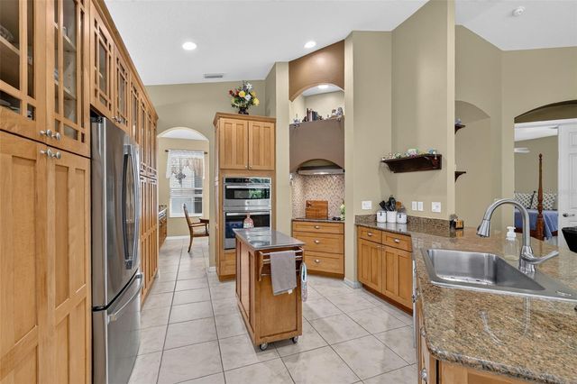 20512 QUEEN ALEXANDRA DRIVE, Leesburg, FL 34748