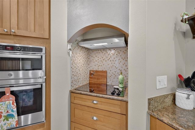 20512 QUEEN ALEXANDRA DRIVE, Leesburg, FL 34748