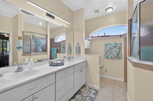 20512 QUEEN ALEXANDRA DRIVE, Leesburg, FL 34748