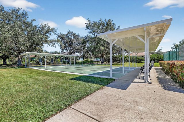 20512 QUEEN ALEXANDRA DRIVE, Leesburg, FL 34748