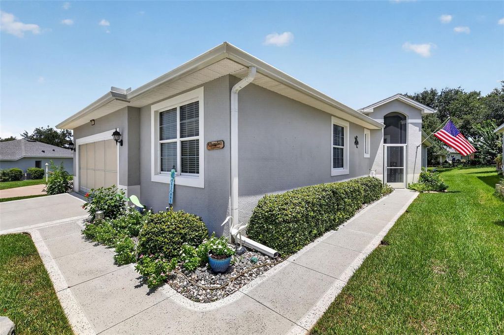 20512 QUEEN ALEXANDRA DRIVE, Leesburg, FL 34748