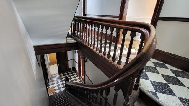 1 Mills Place, Milton, NY 12547