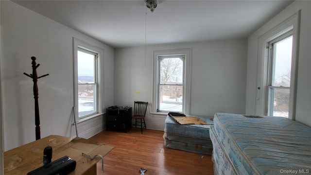 1 Mills Place, Milton, NY 12547