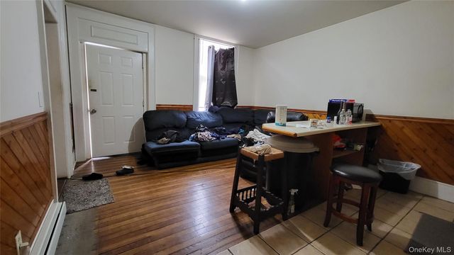 1 Mills Place, Milton, NY 12547