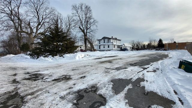 1 Mills Place, Milton, NY 12547