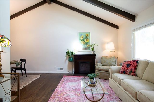 8808 W 89th Street, Overland Park, KS 66212