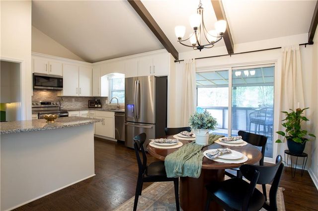 8808 W 89th Street, Overland Park, KS 66212