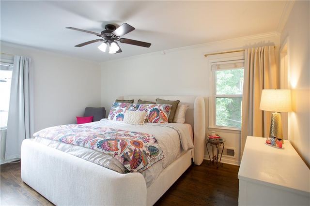 8808 W 89th Street, Overland Park, KS 66212
