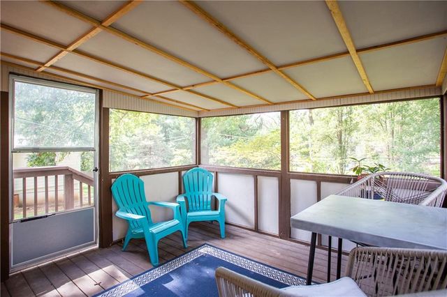 8808 W 89th Street, Overland Park, KS 66212