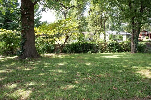 8808 W 89th Street, Overland Park, KS 66212