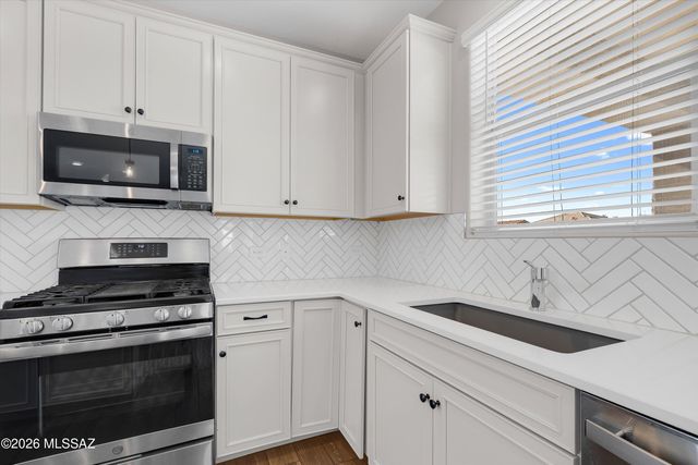 12005 E Ryscott Circle, Vail, AZ 85641