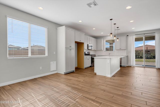 12005 E Ryscott Circle, Vail, AZ 85641