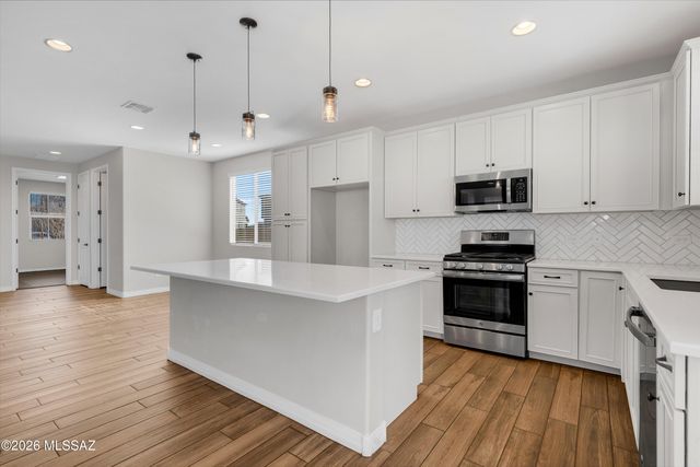 12005 E Ryscott Circle, Vail, AZ 85641