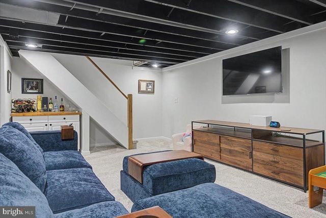 6 BRIAR RD, Wilmington, DE 19803