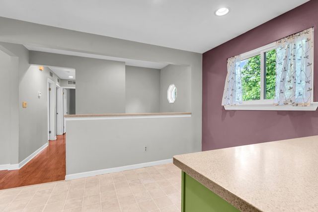 21009 Robinwood Street, Farmington, MI 48336