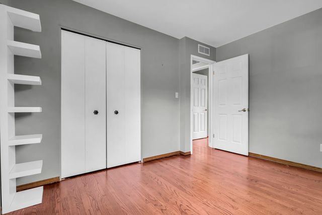 21009 Robinwood Street, Farmington, MI 48336