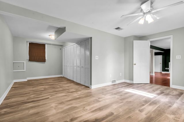 21009 Robinwood Street, Farmington, MI 48336