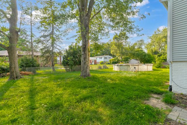 21009 Robinwood Street, Farmington, MI 48336