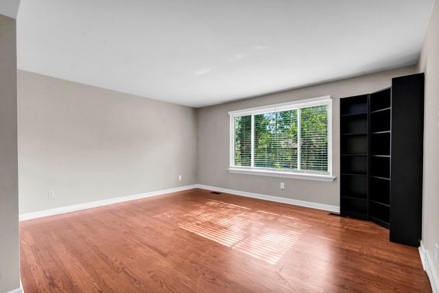 21009 Robinwood Street, Farmington, MI 48336
